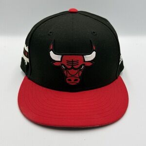 Chicago‎ Bulls New Era 59FIFTY Fitted Hat 7 1/8 Black Red City Flag NBA